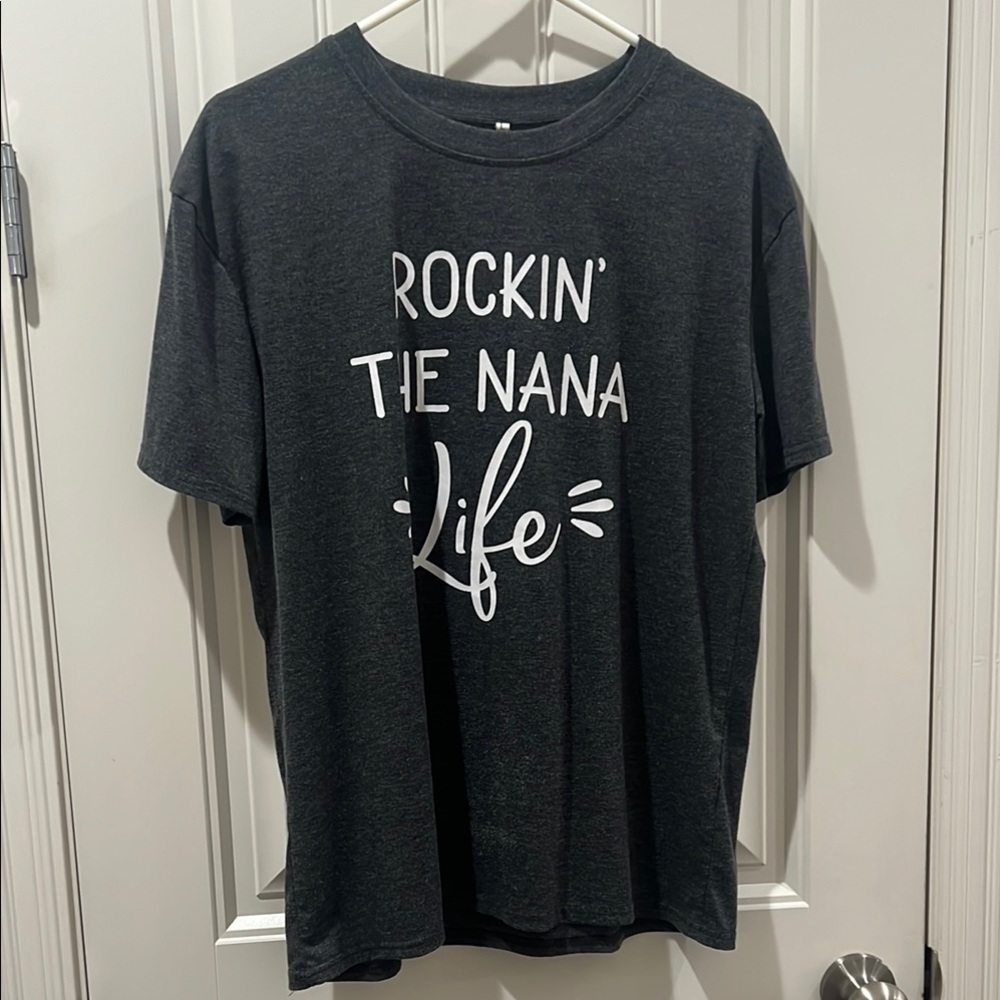 Graphic Tee - Rockin' the Nana Life